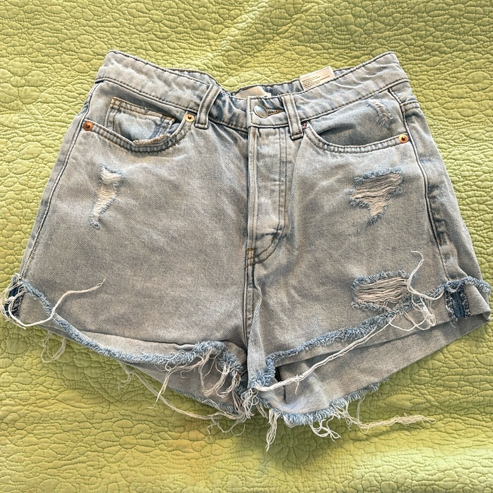 H&M high waisted jeans shorts